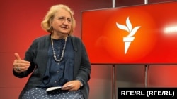 Rodica Zafiu este cercetătoare la Institutul de Lingvistică „Iorgu Iordan–Al. Rosetti“ al Academiei Române și a publicat numeroase studii și cărți despre limba română.
