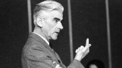 "Évszázadnyi lépéshátrányok" — archív interjú Ujfalussy József zenetörténésszel