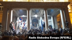 Protest opozicije ispred Skupštine Beograda, 24. decembar 2023.