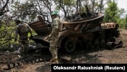 Ուկրաինա - Ռուսական զորքերի խոցված զրահամեքենա Դոնեցկի մարզում, արխիվ