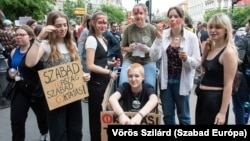 A diákok vonulásos tüntetést tartottak az Oktogontól a Belügyminisztériumig pedagógusnap alkalmából, 2023. június 5-én