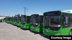 Бишкекке Кытайдан 25 автобус алып келинди. 13-август, 2023-жыл.
