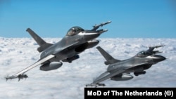 F-16 учагы.