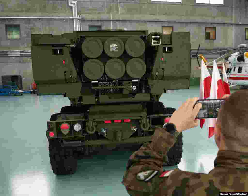 Муниција за артилериски мобилни ракетни системи HIMARS.