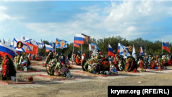 Согушта өлгөн аскерлердин мүрзөсү. 