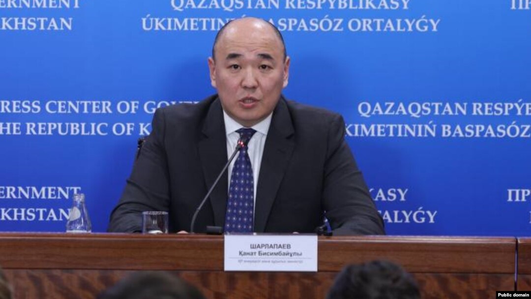 Kazakh Industry Minister Qanat Sharlapaev (file photo)