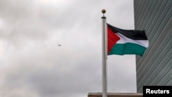 پرچم فلسطین مقابل سازمان ملل متحد