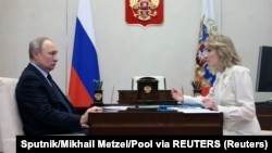 Международный уголовный суд предъявил Владимиру Путину и его уполномоченному по правам ребенка Марии Львовой-Беловой обвинения в военных преступлениях