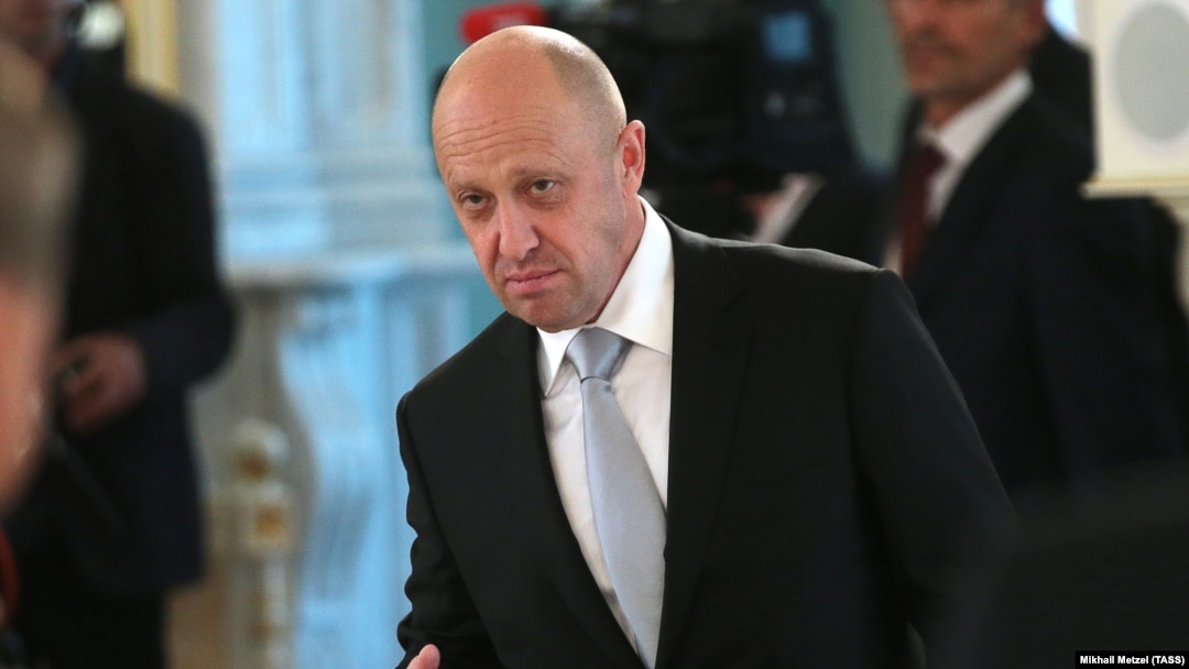 Inmates at a Russian penal colony reportedly said that businessman Yevgeny Prigozhin, who has close ties to the Kremlin, tried to recruit them to a paramilitary group on the promise that they could "do anything they want with the Ukrainians." (file photo)