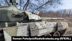 Военная техника вблизи города Тростянец. Сумская область (Украина), 28 марта 2022 года
