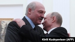 Рускиот претседател Владимир Путин ја повтори својата поддршка за белорускиот авторитарен лидер Александар Лукашенко