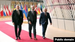 Եվրոպական խորհրդի նախագահ Շառլ Միշելի, Հայաստանի վարչապետ Նիկոլ Փաշինյանի և Ադրբեջանի նախագահ Իլհամ Ալիևի հանդիպումը Բրյուսելում, 22-ը մայիսի, 2022թ.