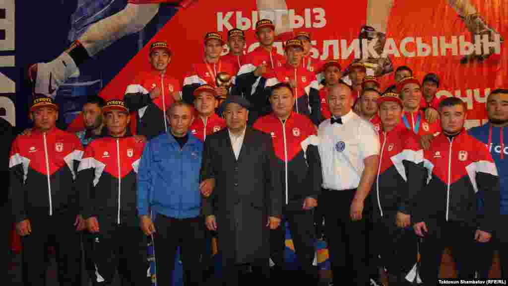 Кыргызстандын 2020-жылдагы чемпионатында биринчини багынткан мушкерлер. 