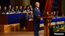 Հայաստանի նախագահ և Հանրապետականի առաջնորդ Սերժ Սարգսյանը ելույթ է ունենում իշխող կուսակցության համագումարում, արխիվ