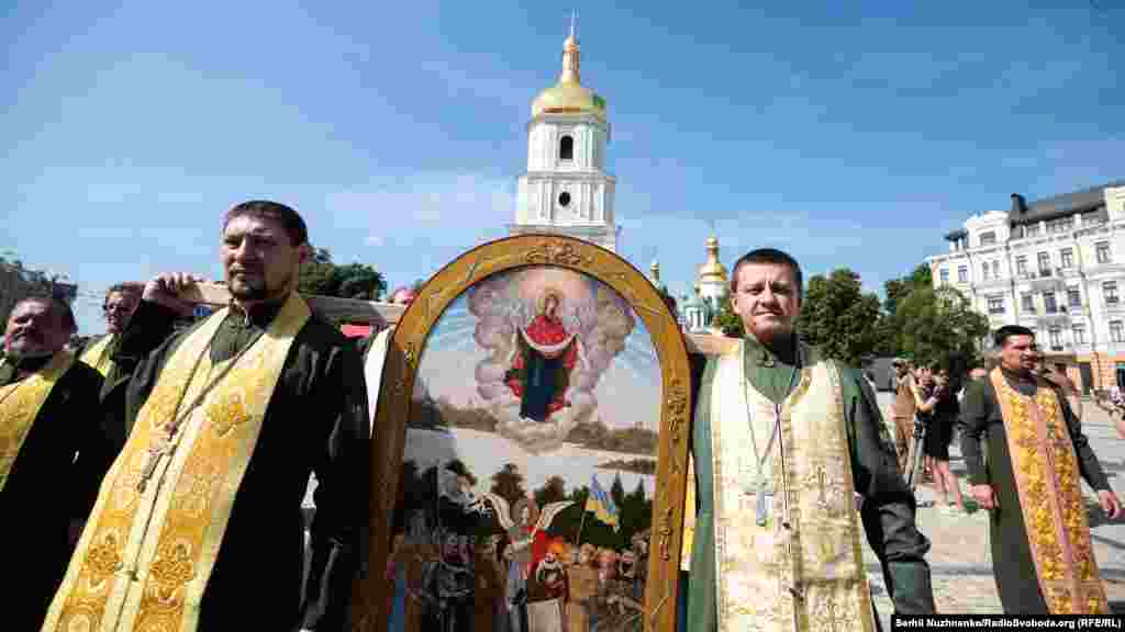 Ікона «Пресвята Богородиця – покровителька українських воїнів»