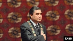 2007-nji ýylda alty dalaşgäriň gatnaşmagynda geçirilen saýlawlarda Gurbanguly Berdimuhamedowyň 90 prosente golaý ses toplanlygy resmi derejede yglan edilipdi.