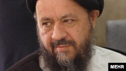 صدرالدین شریعتی، رئیس دانشگاه علامه طباطبایی می‌گوید که اگر کودتایی کرده، کودتا علیه جهل بوده است