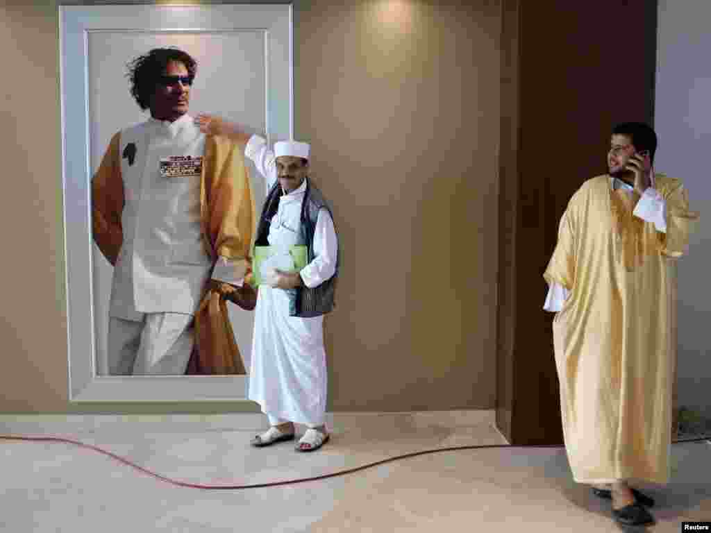 پرتره قذافی
