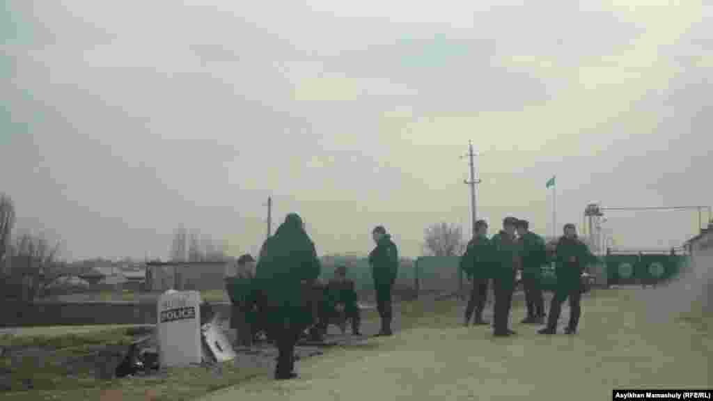 Сотрудники дорожной полиции Жартытобинского сельского округа. 