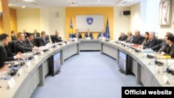 Qeveria e Kosovës, ilustrim