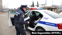 პოლიციას თავშესაფარში გადაჰყავს უსახლკარო
