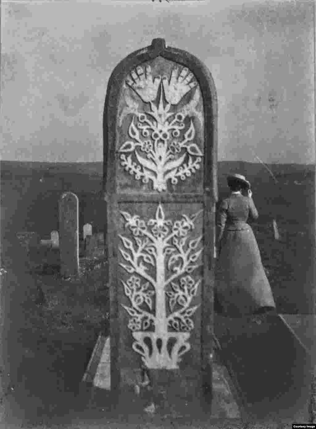 Темир-Хан Шураялъул хабзал, 19 гIасру (тарихчIужу ТахIнаева ПатIиматил архивалдаса)
