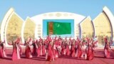 Resmi dabara gatnaşmak üçin görülmeli taýýarlyklar gyzlaryň köp wagtyny 'ogurlaýar' diýip, Azatlygyň söhbetdeşleri aýdýar. 