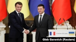 Ուկրաինայի նախագահ Վլադիմիր Զելենսկին և Ֆրանսիայի նախագահ Էմանյուել Մակրոնը Կիևում ասուլիսի ժամանակ, 8-ը փետրվարի, 2022թ․