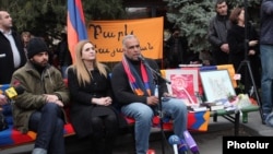 Armenia - Opposition Raffi Hovannisian (R) gives a press conference in Yerevan's Liberty Square where he continues his hunger strike, 13Mar2013. 