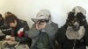 Жители на јужнокорејскиот остров Јеонгпиеонг седат во скривница со гас-маски 