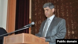 Nagorno-Karabakh - Vitaly Balasanian, a retired general and presidential candidate, delivers a speech.