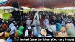 جانیخېل د پرلت په حال کې. انځور د مې د نهمې دی. 