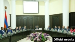 Կառավարության նիստը, արխիվ: