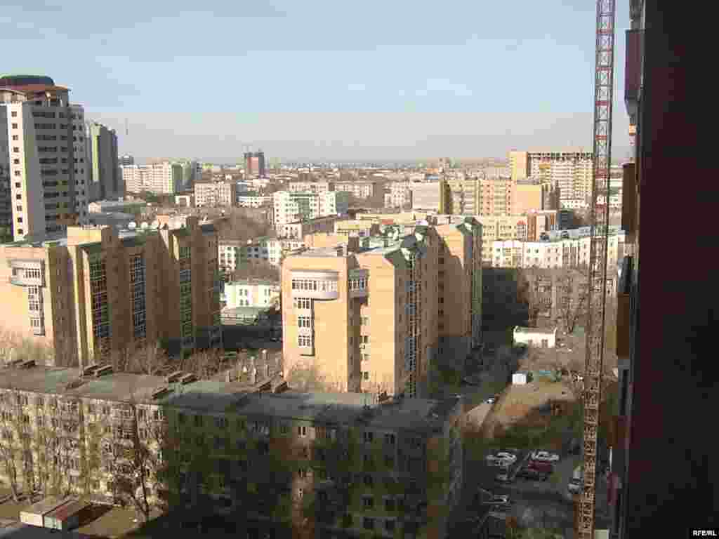Астана, город-мечта Шолпан и десятков тысяч других молодых людей, кто ищет счастье в новой столице Казахстана. - Астана, город-мечта Шолпан и десятков тысяч других молодых людей, кто ищет счастье в новой столице Казахстана.
