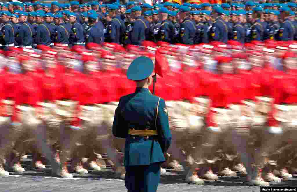 Учасники руху «Юнармія» під час параду Перемоги