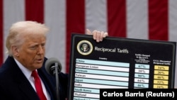 Трамп барои молҳои Чин 145 дарсад таърифа ҷорӣ кардааст