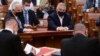 Orbán Viktor miniszterelnök (j), mellette Semjén Zsolt miniszterelnök-helyettes (b) szavaz az Országgyűlés plenáris ülésén 2021. június 15-én. 