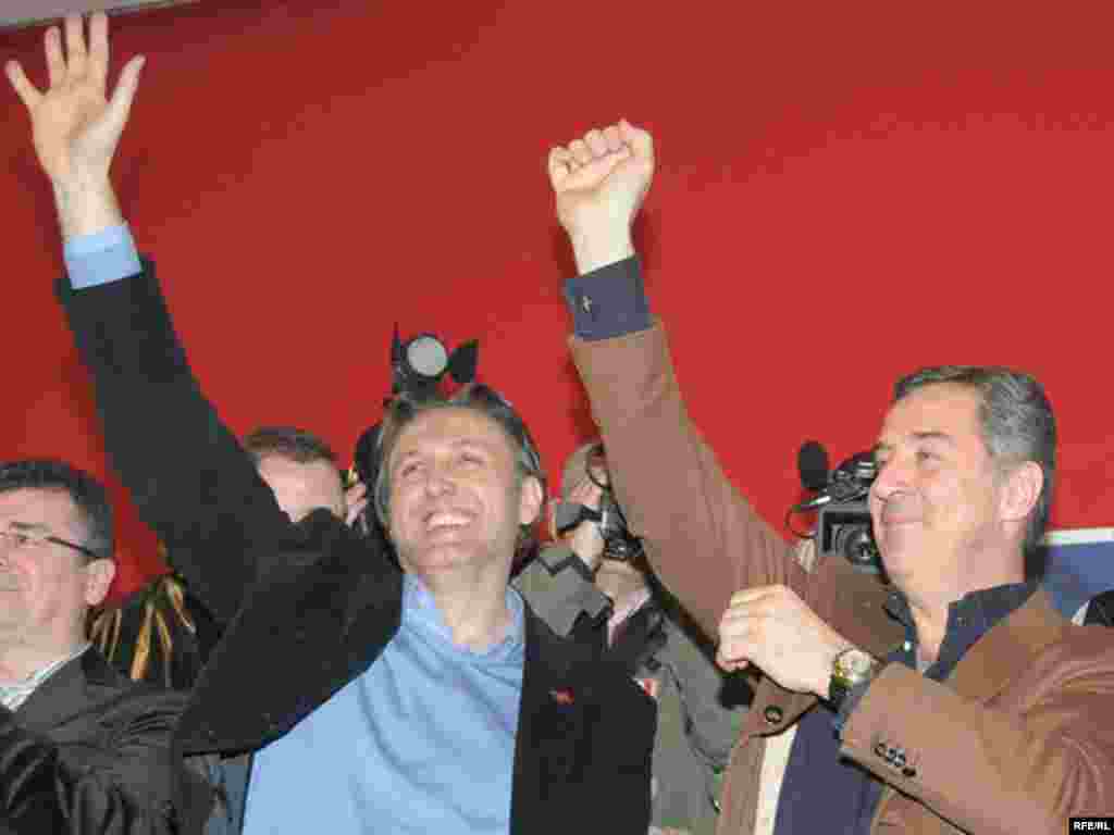 Podgorica, Ranko Krivokapić i Milo Đukanović nakon pobjede na izborima, 30.03.2009. Foto: Savo Prelević