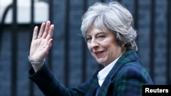 Theresa May: Obazrivo sa Putinom