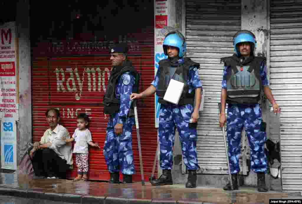 Ram Madhav, udhëheqësi i lartë i Partisë qeverisëse të Indisë Bharatiya Janata, u përgjigj: "Kërcënimi për botën demokratike vjen nga terrorizmi xhihadist i sponsorizuar nga Pakistani, dhe jo nga India".