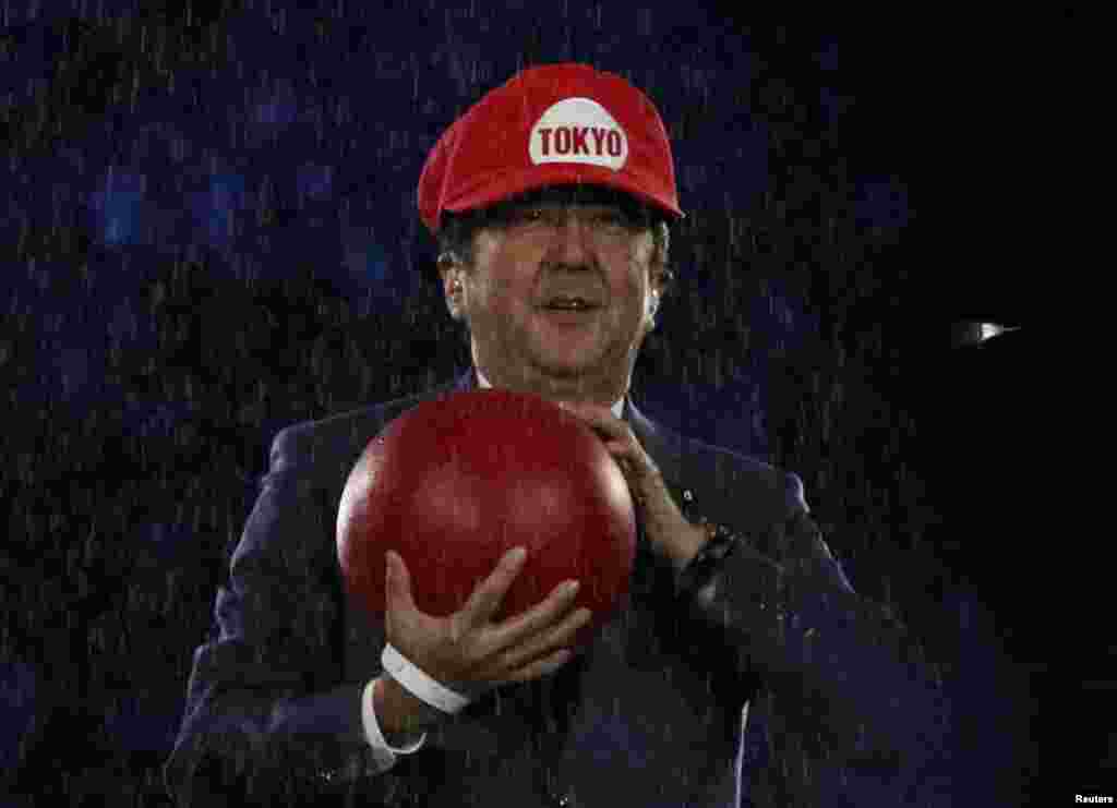 Japanese Prime Minister Shinzo Abe dressed as Nintendo's Super Mario onstage at the closing ceremonies of the Rio Olympics.