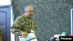 Мовсес Акопян на пресс-конференции (архив)