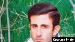 ابراهيم لطف اللهی ۱۶ دی ماه دستگير شده بود و مرگ او ۹ روز بعد اعلام شد.
