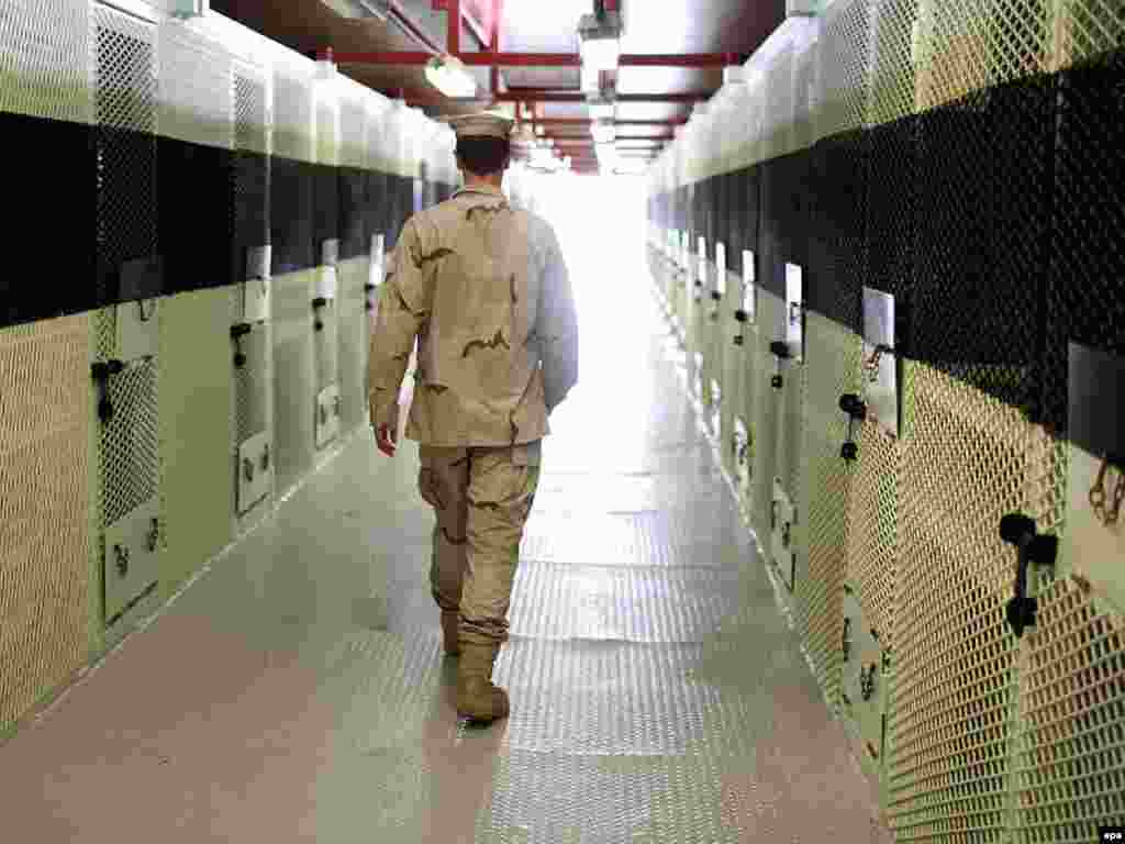 АКШның Куба утравындагы Гуантанамо төрмәсенә 10 ел тулды. Ун ел эчендә анда террорчылыкта гаепләнгән 800ләп тоткын утырып чыкты. Хәзерге вакытта анда 171 тоткын калды.