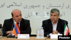 Armenia - Energy Minister Armen Movsisian (L) and his Iranian counterpart Majid Namjou chair a session of the Armenian-Iranian intergovernmental commission on economic cooperation, Yerevan, 24Oct2012.