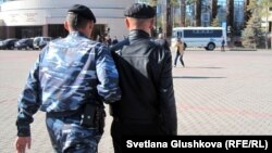 Задержание участников акции "Тасмағамбетов, тастама". Астана, 25 сентября 2012 года.