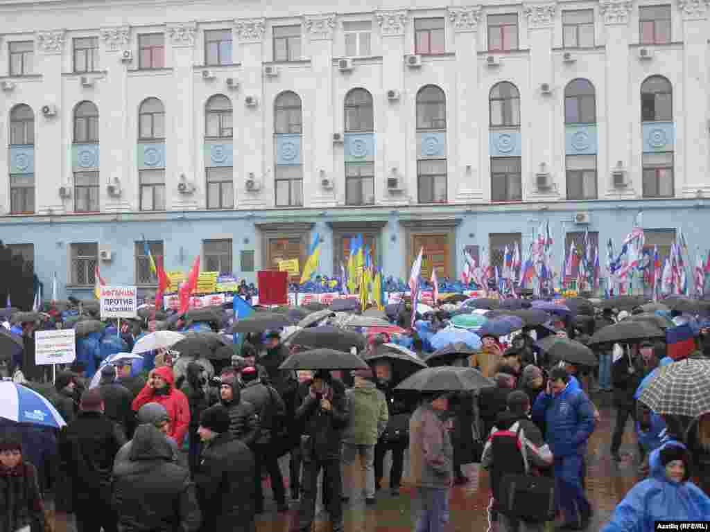 Акмәчәттә "Русское единство" фиркасе оештырган митинг
