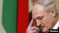 Aleksandr Lukaşenko prezidentlige kasam edişlik dabarasynda, Minsk, 21-nji ýanwar, 2011-nji ýyl.