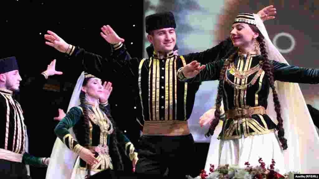 Казанда “Кырым” фольклор ансамбле концерты мизгелләре