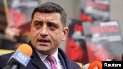 Candidatul AUR la alegerile prezidențiale, George Simion, susține reducerea cu 500.000 de angajați a aparatului bugetar.